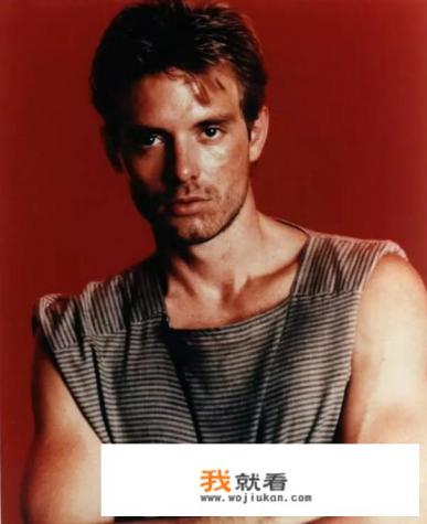 终结者1里面的机器人是谁演的？