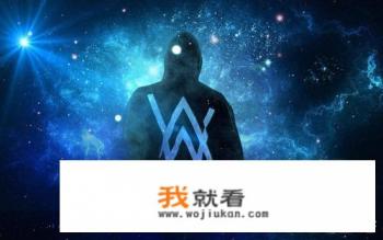“一沙一世界，一花一天堂。双手握无限，刹那是永恒。”这句诗应该怎么理解？