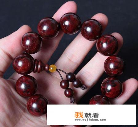 新手玩家应该如何正确挑选印度小叶紫檀手串? 新手玩家应该如何正确挑选印度小叶紫檀手串?